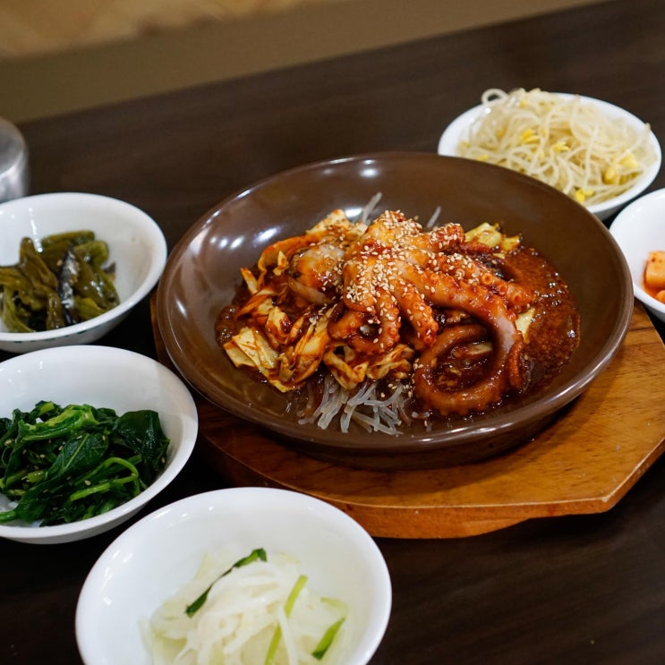  일산 점심 맛집 매콤한 낙지볶음과 감자옹심이 @길모퉁이