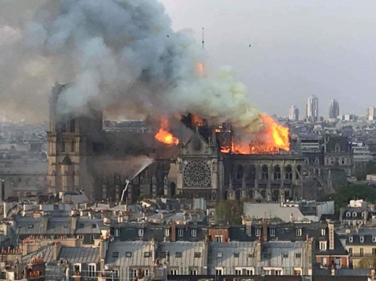 파리 노트르담 대성당 화재
