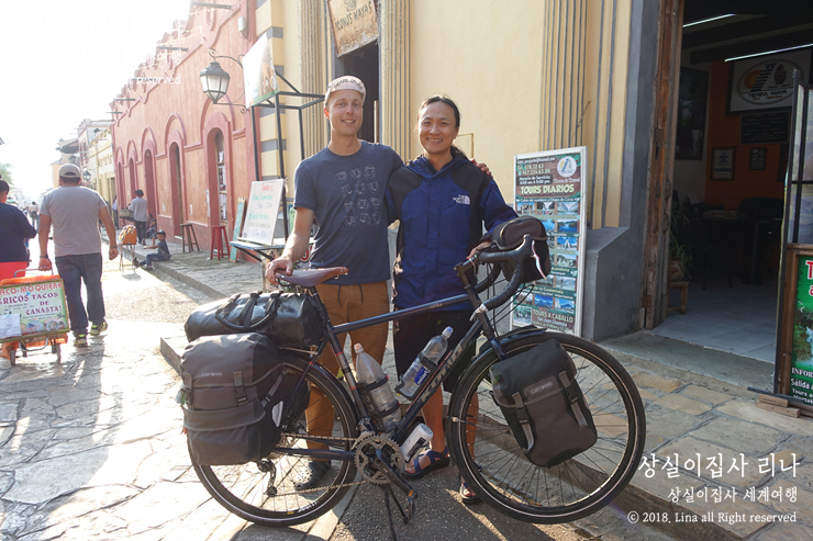 부부세계여행+989 멕시코 여행 산크리스토발 데 라 까사스 #한달살기26 (자전거여행자를 만나니 신난다~ 새 자전거 뽐뿌오는 요즘, 세마나산타 부활절 시작)