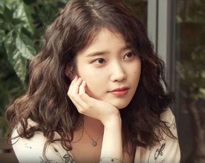  아이유 페르소나 넷플릭스 영화 해석 노출 뜻 의미 결말