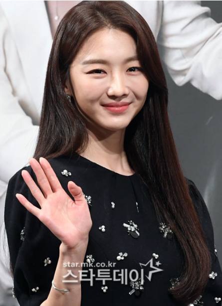  장희진 측 “일반인 남친과 교제 중…결혼은 아직” 열애 인정(공식입장)