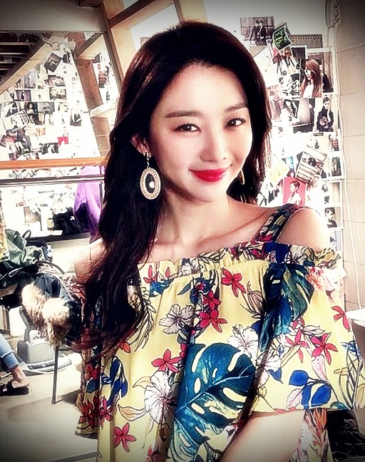 장희진 일반인 사업가와 1년째 열애 중 장희진 일반인 사업가와 1년째 열애 중