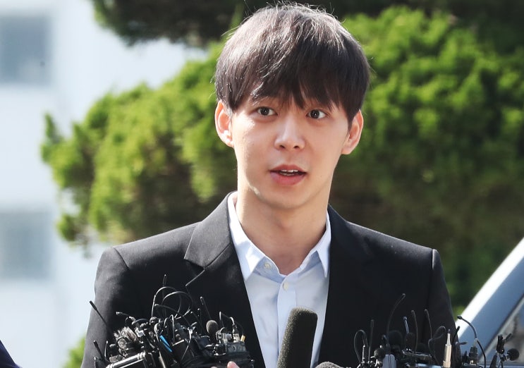  '황하나와 마약 혐의' 박유천, 경찰 출석… "성실히 조사받겠다"