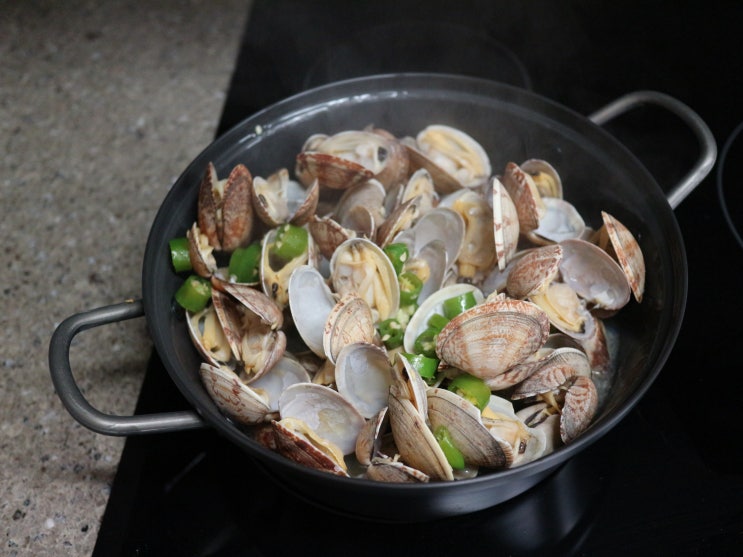  바지락술찜 미더덕덮밥 장화신은 해물장수 다산수산