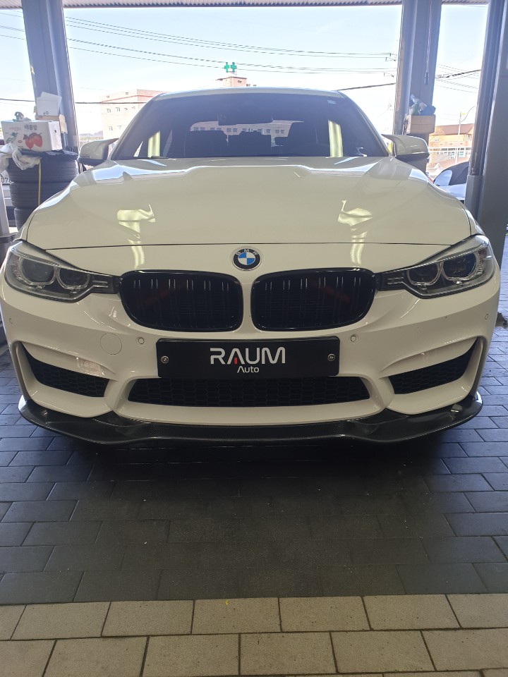  [라움오토]BMW F30 3시리즈  AN M3범퍼 PSM타입 카본프론트립 장착