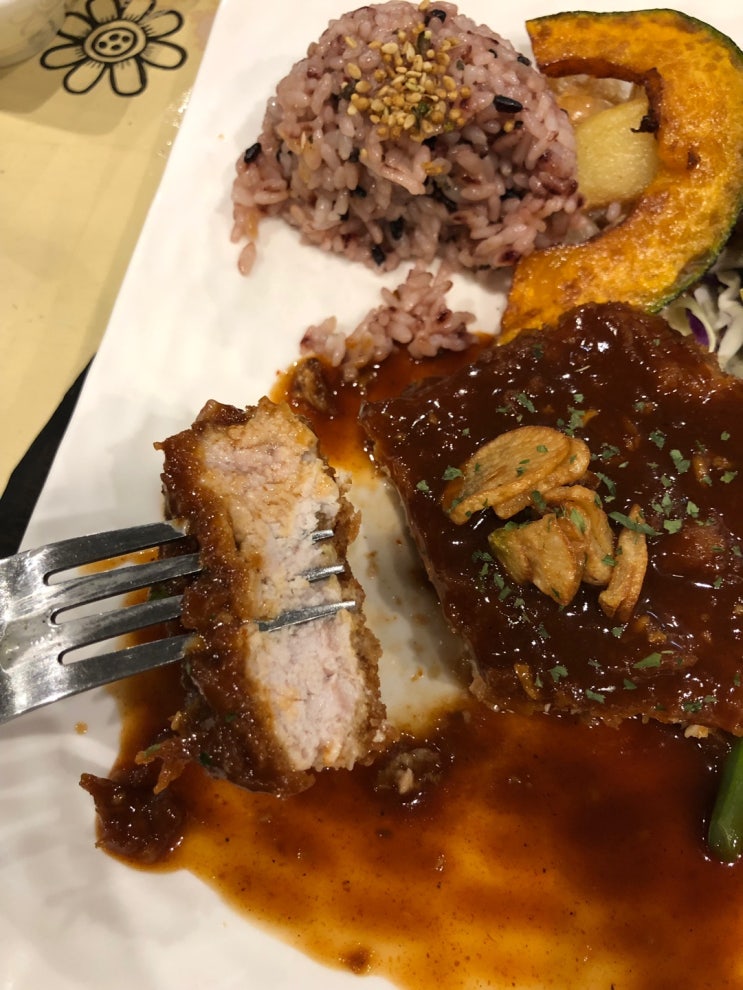  월정리해변 제주도의 푸른밤 제주흑돼지 돈까스 미친맛집