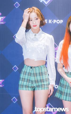  [HD포토] 모모랜드(MOMOLAND) 연우, ‘예쁨을 준비하는 중’ (엠카운트다운)