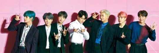 빅3 차트 휩쓴 BTS, 그래미 러브콜만 남았다 