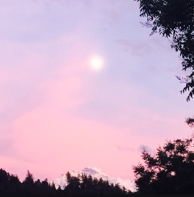 '파스텔톤'의 영롱한 '핑크문' 오는 19일날 밤하늘을 수놓는다.