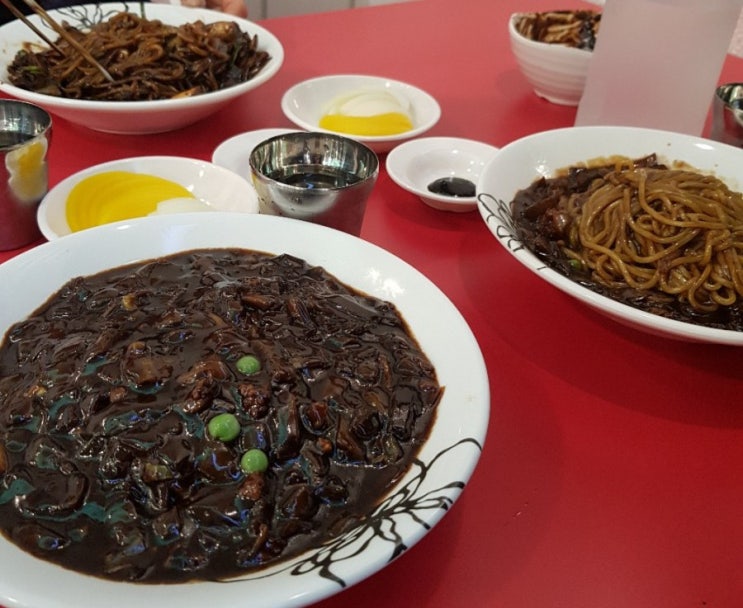 천호동 광진교점 황실짜장 가성비맛집 대박 짜장면이 2,900원요~ 천호동 광진교점 황실짜장 가성비맛집 대박 짜장면이 2,900원요~
