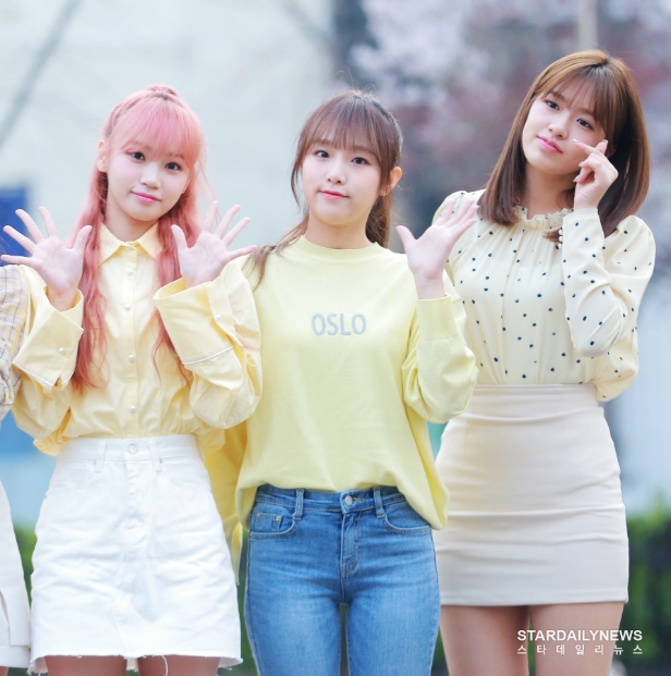  아이즈원 최예나 뮤직뱅크 출근길 사복패션 시에로 봄니트