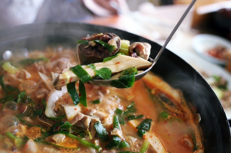  산청 꽃잔디 축제 보고 금강산도 식후경! 토종순대를 맛볼 수 있는 '정착지식당'