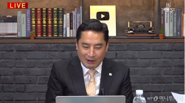  임블리 남편 "미성년자 때 동거, 강용석 발언 사실 아냐"(전문)