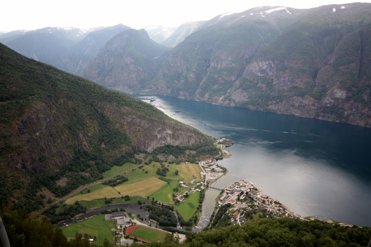 북유럽여행 - 여섯째 날 노르웨이 01(TvindefossenWaterfall, 내로이계곡 Nærøy, 플람 FLAM, 스테가스테인 전망대 Stegastein, 송네피오르드)
