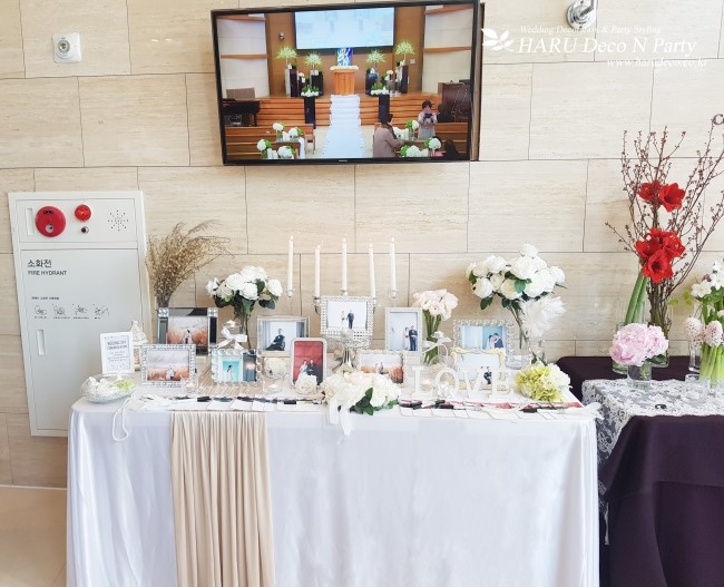  사랑의 교회 퀸즈골드 웨딩포토테이블
