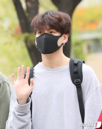  방탄소년단 정국뉴스1.뮤뱅 출근 길