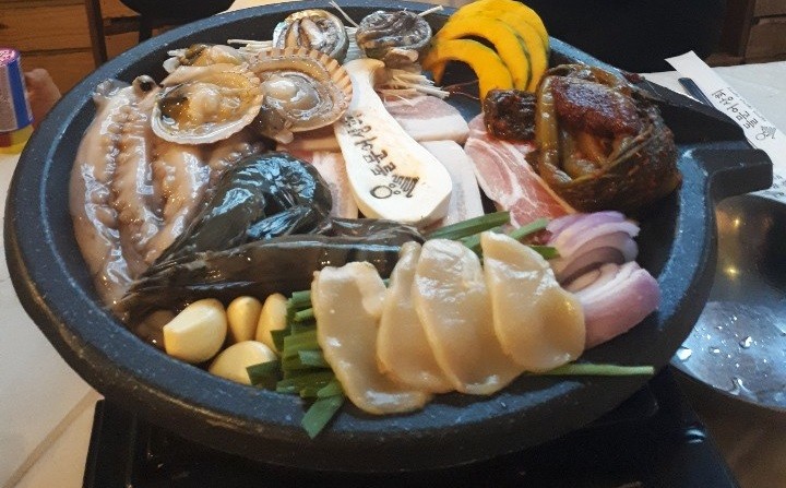  돌문어상회
