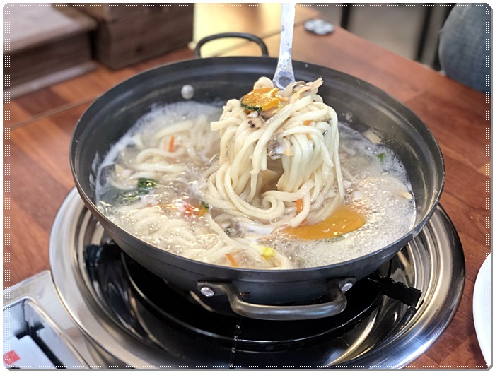  보리밥과 동동주가 공짜 영흥도 맛집 맘대로바지락칼국수