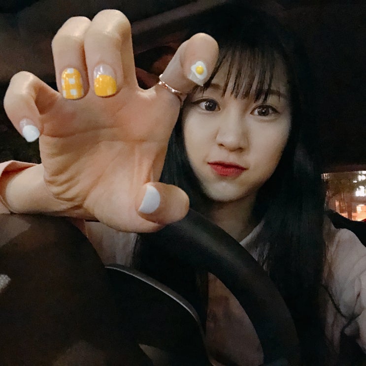  하늘이 흐려도 달은 그자리에 늘.