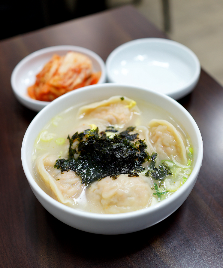  고덕동 아남손만두- 집에서 만든 푸근한 느낌의 김치 만둣국