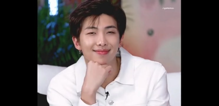  BTS<방탄소년단> 멤버 가족사진 역조공으로 감동을 준 RM/핑크문데이 뷔의 핑크