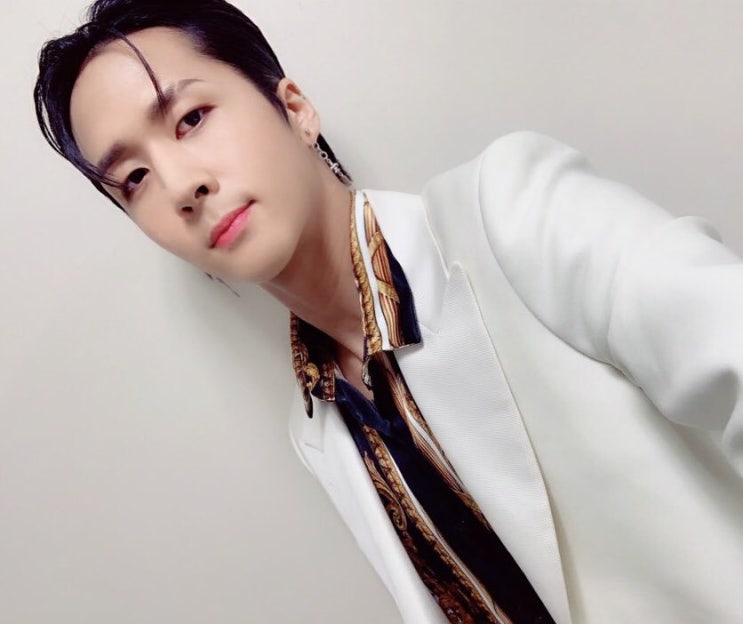  나는 로빅이다. #라비 요원이 출연하는 <놀라운 토요일-도레미마켓>이 잠시 후 오후 7시 35분에 방송된다. 모두 tvN 본방사수! [이상, RT작전 실행하라!] #빅스 #VIXX #RAVI #김원식#놀라운토요일 #도레미마켓 #놀토