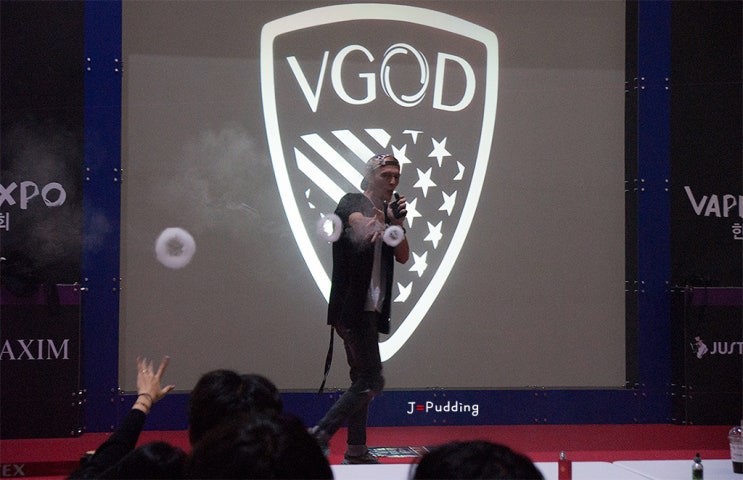  일산 킨텍스 전자담배 박람회 최고의 볼거리, 베이프 트릭 쇼. (Vape Trick Show) 2018년 9월.