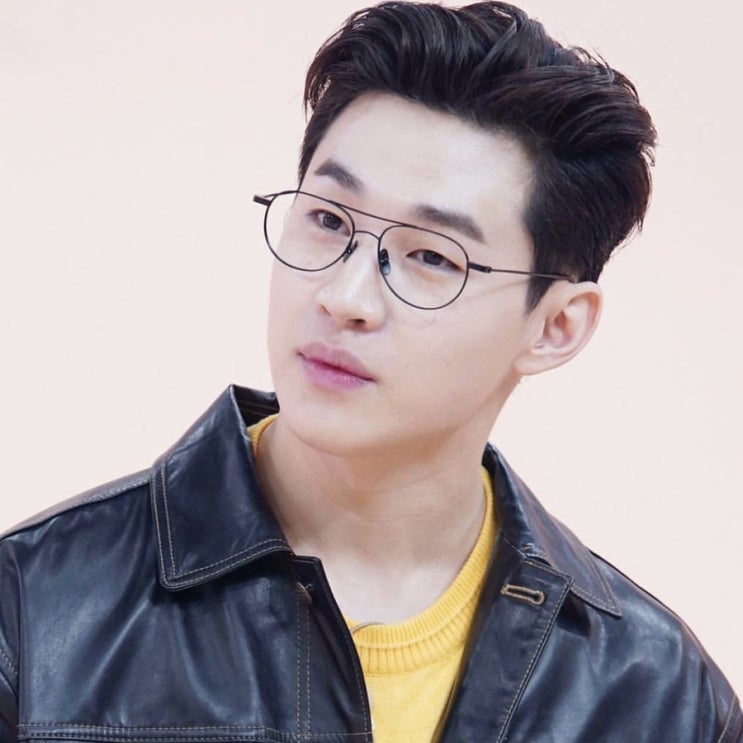  [stealer] 헨리 ‘아이돌 룸’ 에서 스틸러 빌리 착용해 감각적 패피 인증