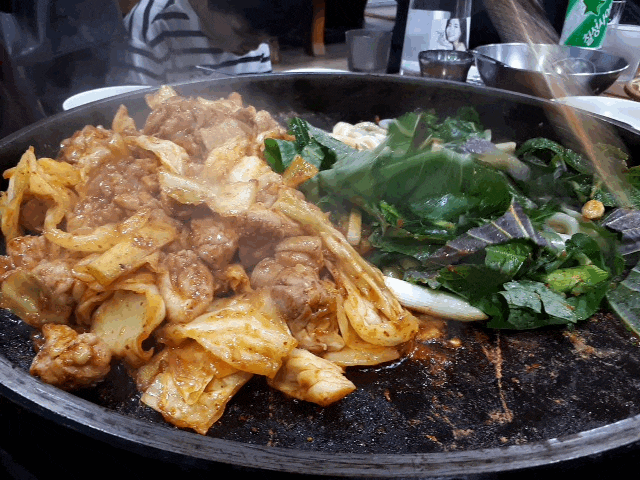  [춘천 김유정역 점순네닭갈비] 한지붕 두가지맛