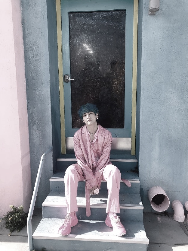  BTS "2019.04.19#V#JIN#MAPOFTHESOUL#PERSONA#작은것들을위한시#뮤직뱅크#핑크#ARMY#Twitter