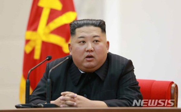  김정은, 미사일 사격시험…뒤통수 맞은 '중재자'