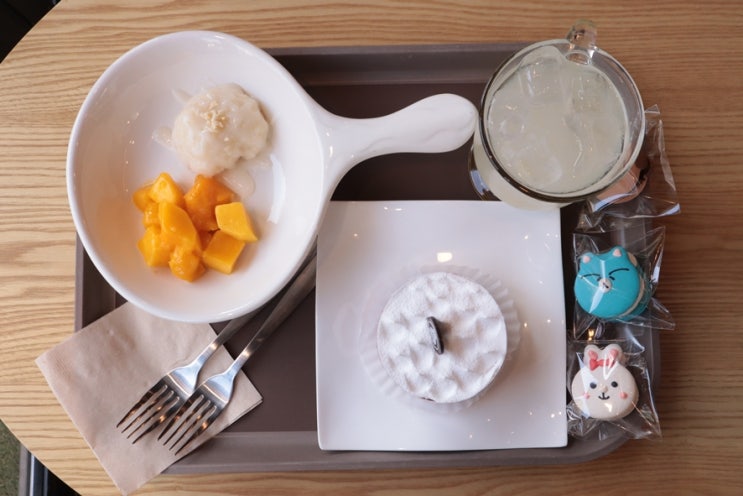  신논현역카페 귀여운 캐릭터와 맛있는 디저트가 있는 쿠키프렌즈