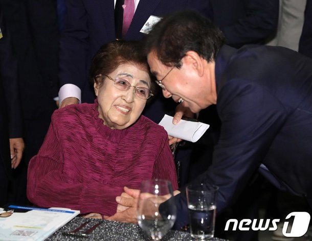 이희호 여사, 故김홍일 빈소 병원 입원…"위독한 건 아냐"