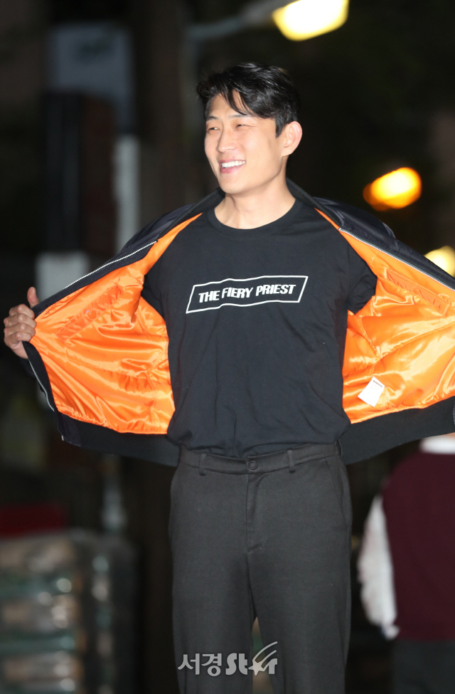 열혈사제 해피엔딩 종영/ WWB로 시즌2 예고/ 종방연 사진