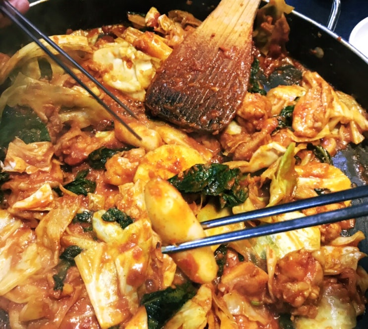  용산 미쉐린 맛집 오근내2닭구이 닭갈비 전투적 식사 기다릴만 했다..