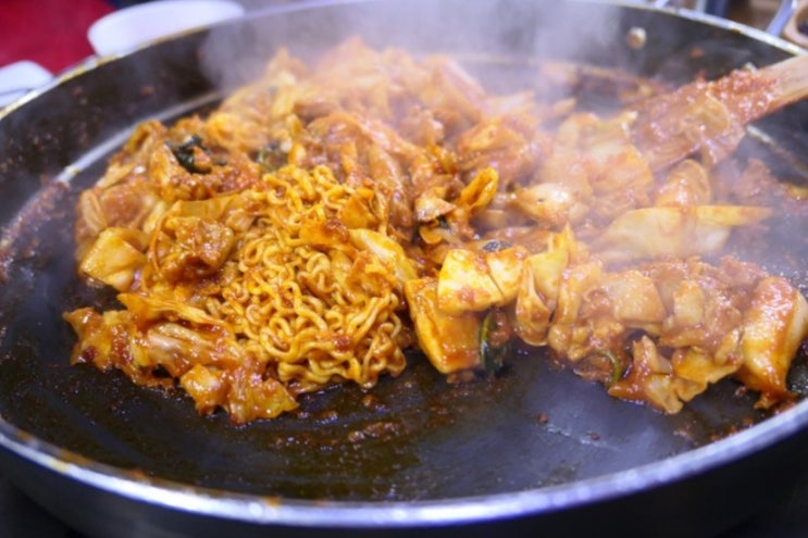  [용산/신용산] '오근내 닭갈비' 우리가족 1등 닭갈비 맛집:) 유퀴즈온더블럭 닭갈비 +미쉐린 빕구르망 2019
