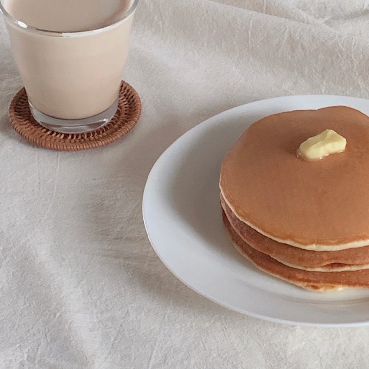  pan cake or HOT CAKES.