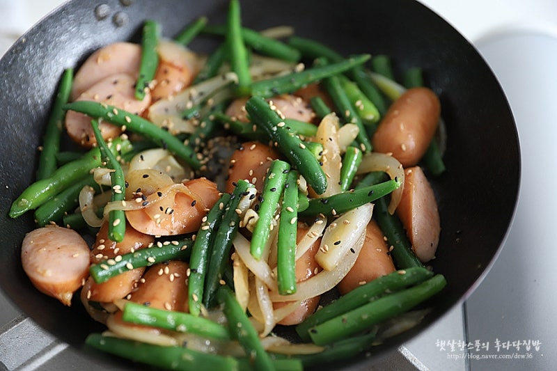 그린빈볶음, 소세지 넣고~ 아이반찬 겸 맥주안주?! : 네이버 블로그