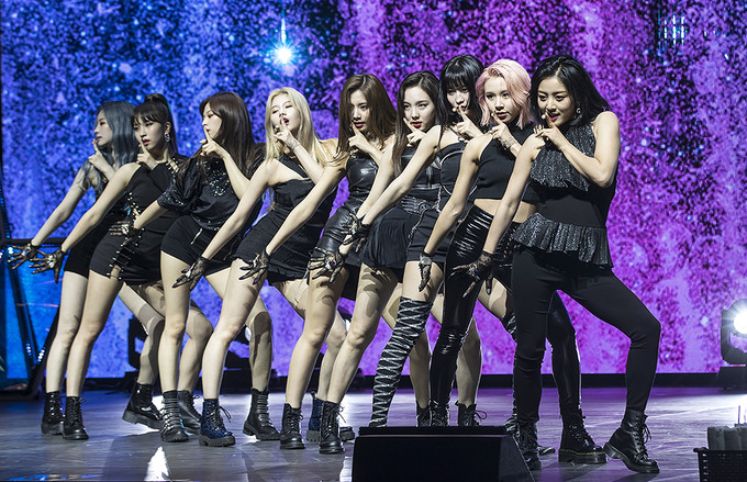  트와이스, 'FANCY'로 맞이한 전환점 도발적 매력