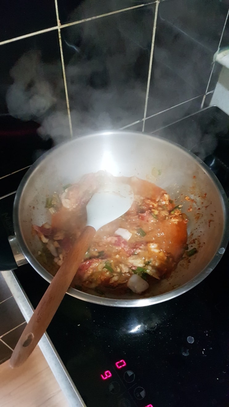  새신랑 요리]- 요즘은 짬뽕에 빠져 있다, 그리고 짬뽕은,,, 조미료 맛이지ㅋ 5가지 조미료의 조합으로 만드는 짬뽕