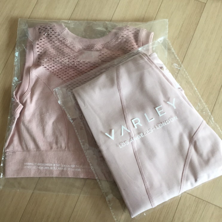  [발리] 랭리 심리스 상하세트 - 페일모브