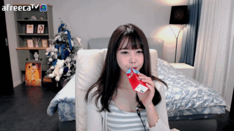  30대 미시아줌마 1세대 여캠 bj 윰댕 미모 애교