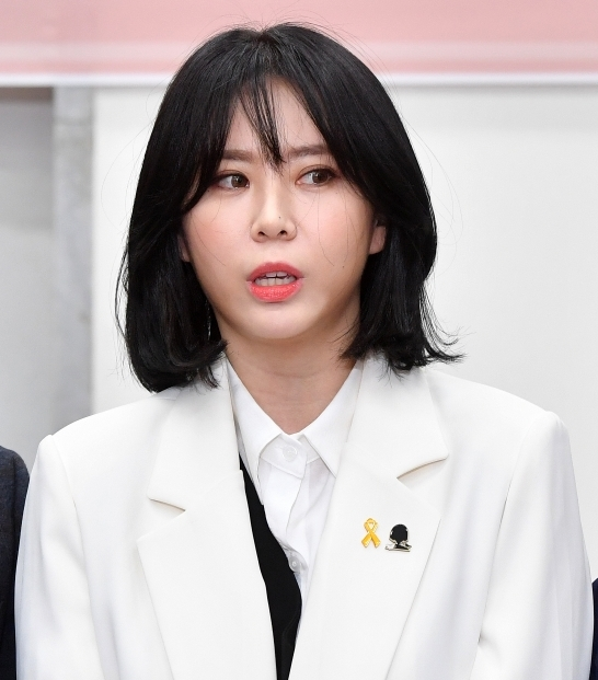 고소장 제출 김수민 작가 윤지오 카톡 공개로 거짓말 주장 고소장 제출 김수민 작가 윤지오 카톡 공개로 거짓말 주장