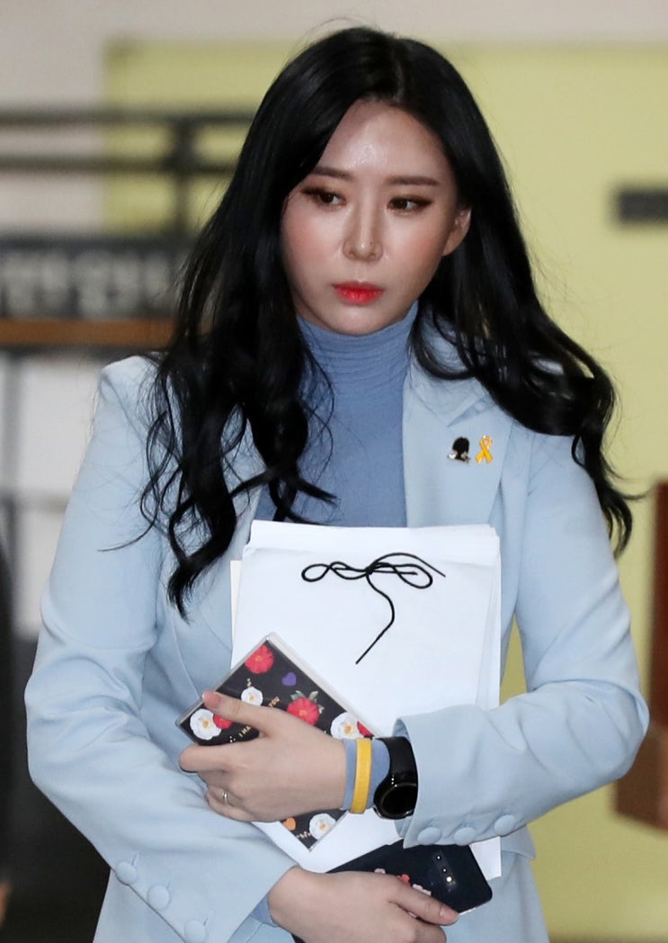  김수민작가 윤지오 캐나다 출국! 카톡 거짓말 윤지오 나이 학력 키? 김수민 작가 인스타그램