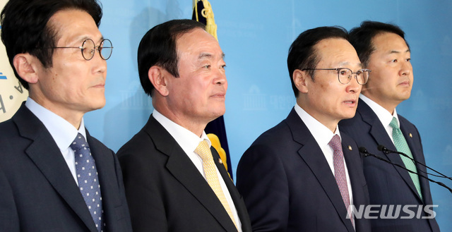  여야 4당, 오늘 의총 열고 '패스트트랙' 추인…한국당은 반대 의총
