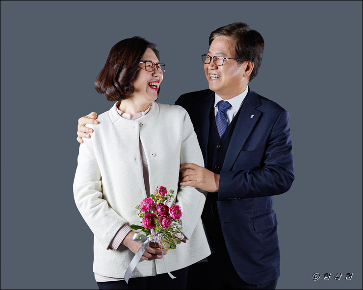  세종특별자치시 최교진교육감님 이미지사진 및 부부기념사진