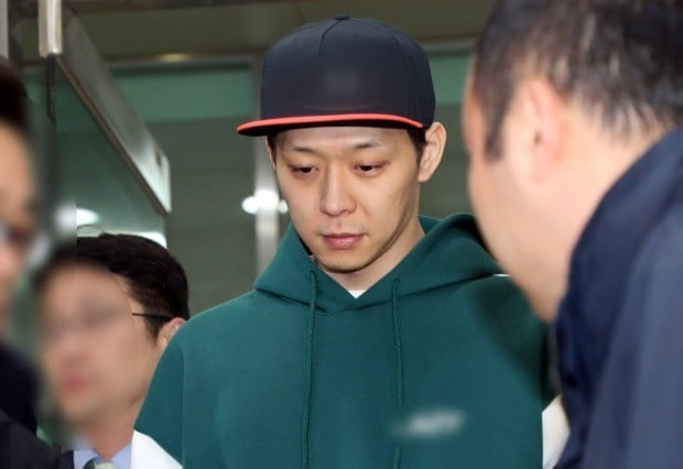  < 씨제스엔터테인먼트소속 박유천 > 소속사도 개념이 없는거고, 박유천의 가증스런 기자회견은 최악의 상황을 만들어 ~ by 불방망이