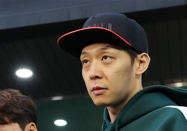  박유천 '양치기소년'? 마약 양성반응 나와.. 눈물의 기자회견도 '악어의 눈물'