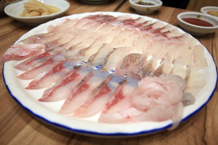  내외동맛집, 먹자골목에 위치한 김해횟집 추천 '삼천포 푸른횟집'