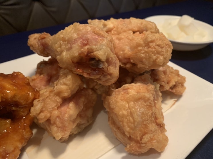 [가산맛집] 후라이드&양념치킨 뜨거워서 김이 나네요! in 가산 맥켄치킨!